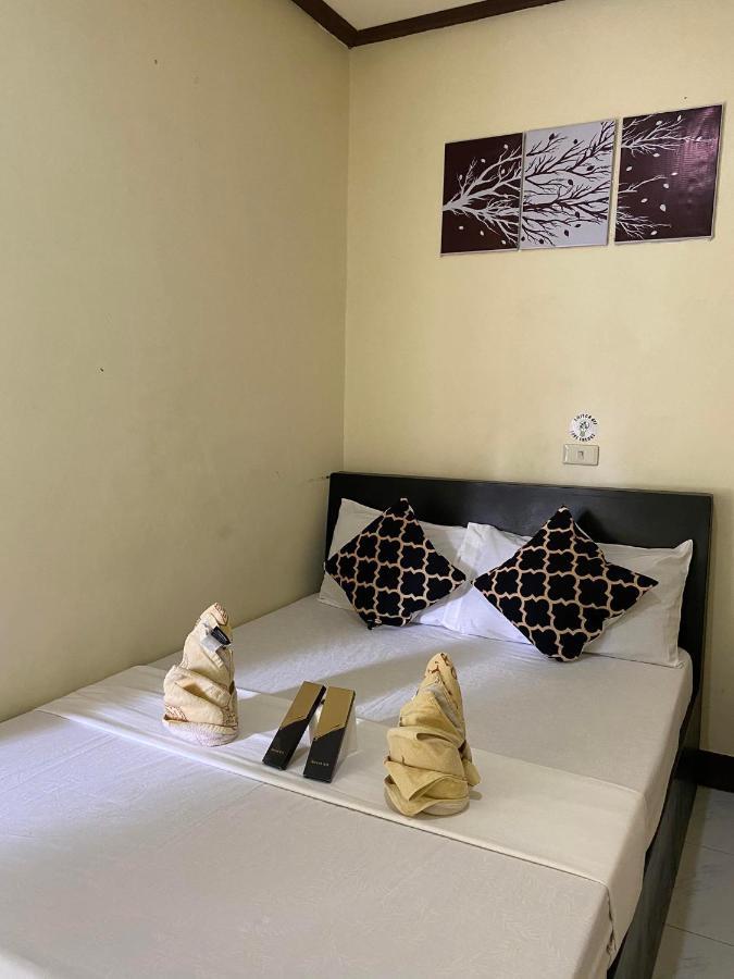 Mia Affordable Rooms 엘니도 외부 사진