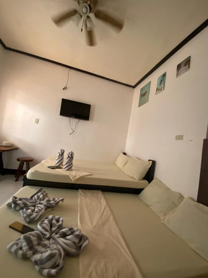 Mia Affordable Rooms 엘니도 외부 사진