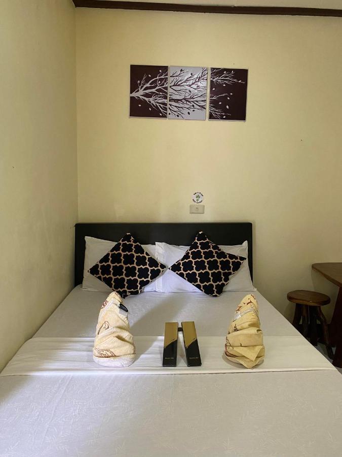 Mia Affordable Rooms 엘니도 외부 사진